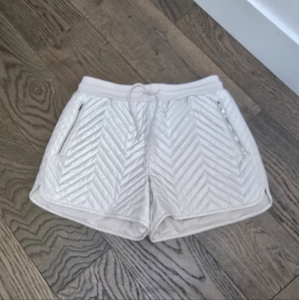 Athleta Apres Quilted Puffer Shorts in Beige